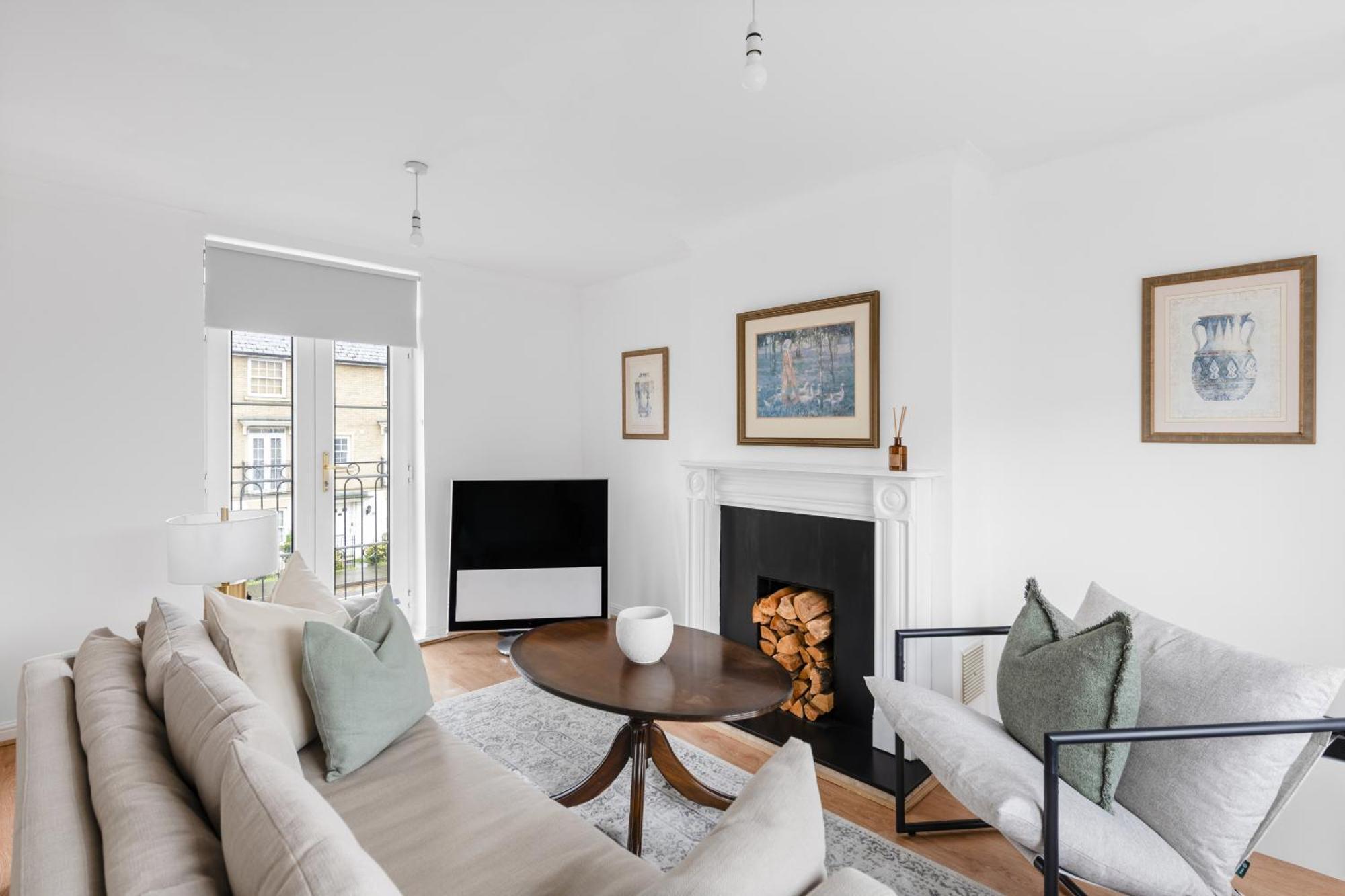Luxurious 3 Bed House With Free Parking, Close To The Train Station & Town Μπρέιντρι Εξωτερικό φωτογραφία