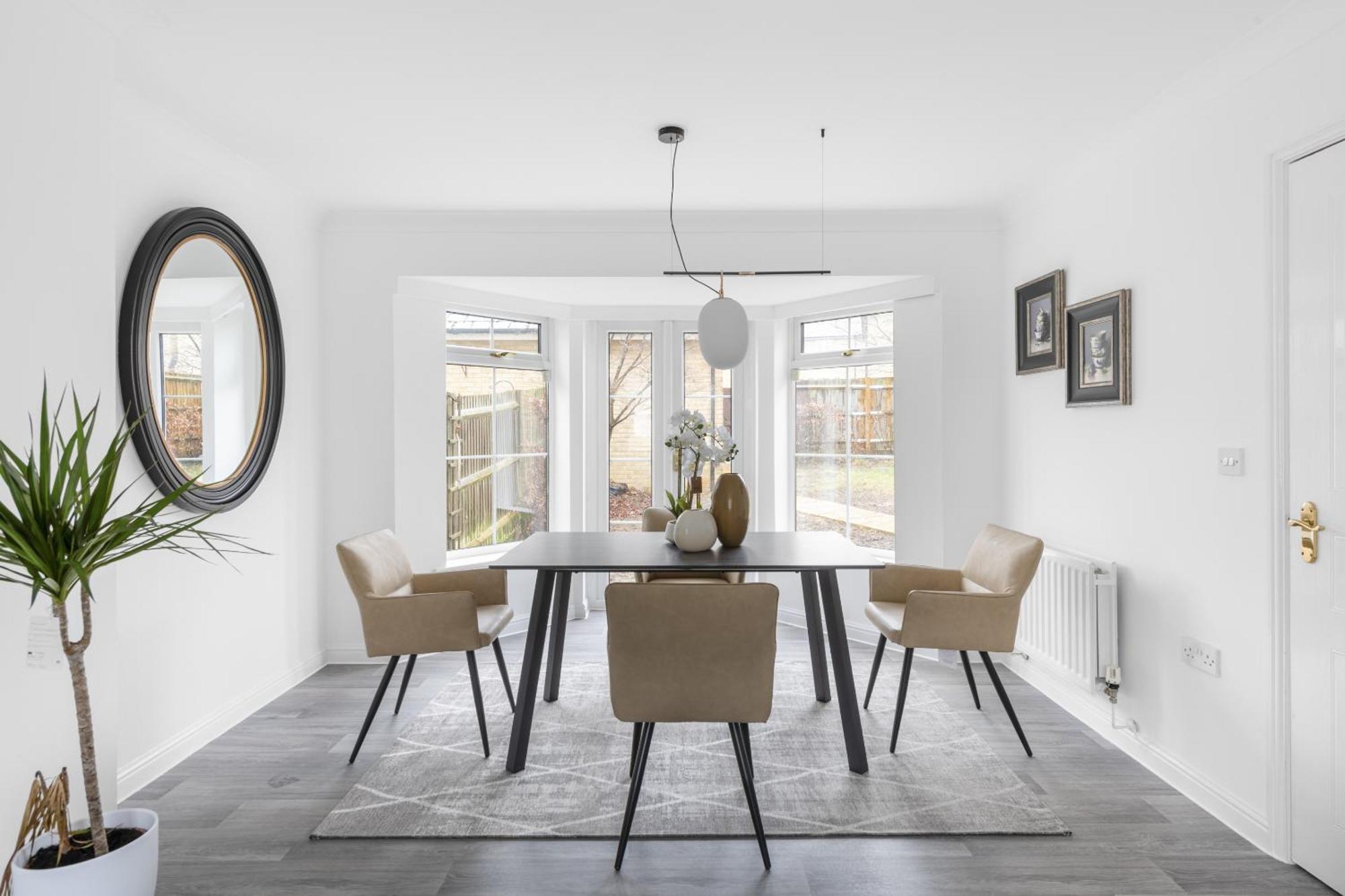 Luxurious 3 Bed House With Free Parking, Close To The Train Station & Town Μπρέιντρι Εξωτερικό φωτογραφία